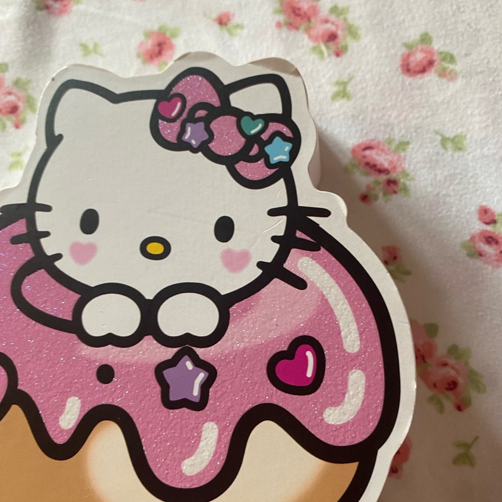 Hello kitty donut stack wall decor - Picture 2 of 5